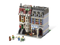 LEGO set 10218-1 Pet Shop - Image 1