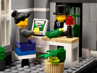 LEGO set 10224-1 Town Hall - Image 4