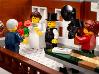 LEGO set 10224-1 Town Hall - Image 5
