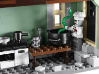 LEGO set 10228-1 Haunted House - Image 4