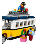 LEGO set 10259-1 Winter Village Station - Image 3