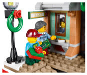 LEGO set 10259-1 Winter Village Station - Image 13