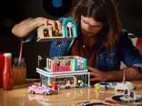 LEGO set 10260-1 Downtown Diner - Image 23
