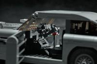 LEGO set 10262-1 James Bond Aston Martin DB5 - Image 6