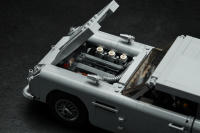 LEGO set 10262-1 James Bond Aston Martin DB5 - Image 18