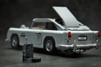 LEGO set 10262-1 James Bond Aston Martin DB5 - Image 19