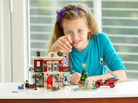 LEGO set 10263-1 Winter Village Fire Station - Image 10