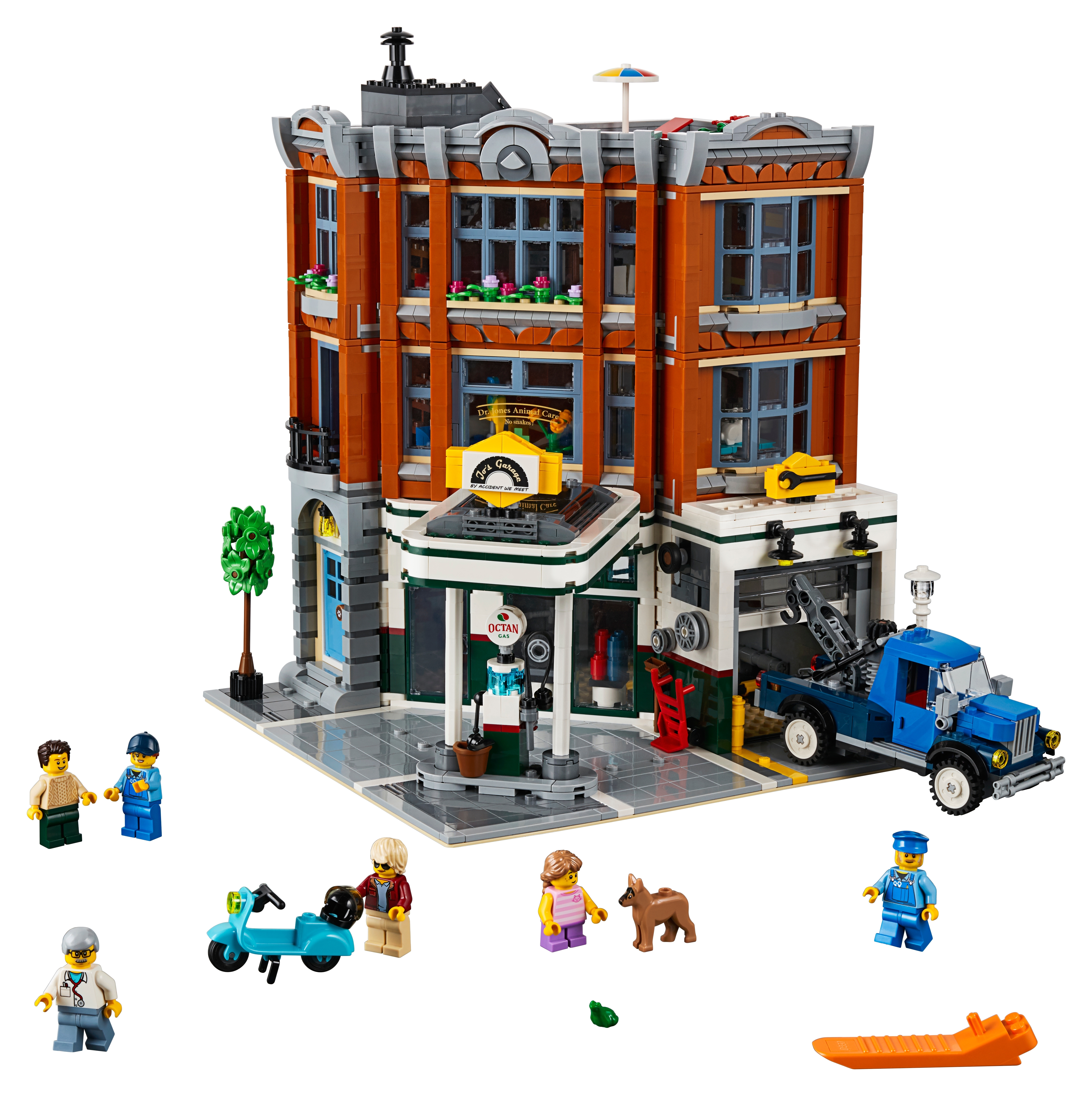LEGO set 10264-1 Corner Garage - Image 1
