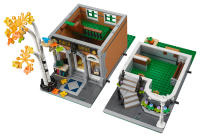 LEGO set 10270-1 Bookshop - Image 15