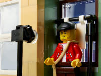 LEGO set 10278-1 Police Station - Image 7