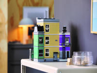 LEGO set 10278-1 Police Station - Image 23