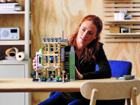 LEGO set 10278-1 Police Station - Image 27