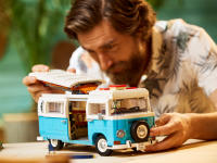 LEGO set 10279-1 Volkswagen T2 Camper Van - Image 8