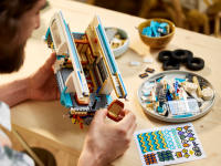 LEGO set 10279-1 Volkswagen T2 Camper Van - Image 18