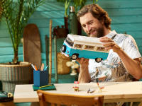 LEGO set 10279-1 Volkswagen T2 Camper Van - Image 23