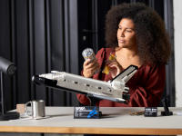 LEGO set 10283-1 NASA Space Shuttle Discovery - Image 8