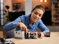 LEGO set 10291-1 Queer Eye: The Fab 5 Loft - Image 8