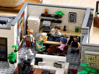 LEGO set 10291-1 Queer Eye: The Fab 5 Loft - Image 11
