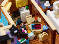 LEGO set 10292-1 Friends - The Apartments - Image 9