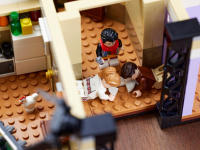 LEGO set 10292-1 Friends - The Apartments - Image 11