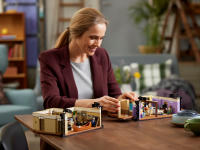 LEGO set 10292-1 Friends - The Apartments - Image 19