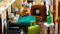 LEGO set 10297-1 Boutique Hotel - Image 10
