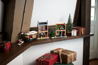 LEGO set 10308-1 Holiday Main Street - Image 4