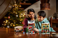 LEGO set 10308-1 Holiday Main Street - Image 11