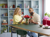 LEGO set 10328-1 Bouquet of Roses - Image 7