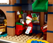 LEGO set 10339-1 Santa's Post Office - Image 9