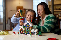 LEGO set 10339-1 Santa's Post Office - Image 14