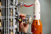LEGO set 10341-1 NASA Artemis Space Launch System - Image 4