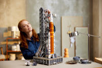 LEGO set 10341-1 NASA Artemis Space Launch System - Image 9