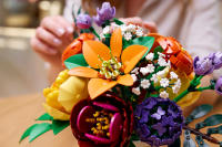 LEGO set 10345-1 Flower Arrangement - Image 12