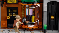 LEGO set 10351-1 Sherlock Holmes: Book Nook - Image 14
