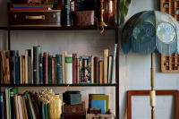 LEGO set 10351-1 Sherlock Holmes: Book Nook - Image 18