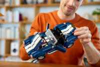 LEGO set 10357-1 Shelby Cobra 427 S/C - Image 3