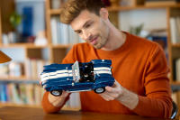 LEGO set 10357-1 Shelby Cobra 427 S/C - Image 15