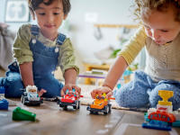 LEGO set 10445-1 F1 Team Race Cars & Drivers - Image 9