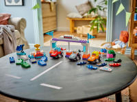 LEGO set 10445-1 F1 Team Race Cars & Drivers - Image 11