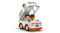 LEGO set 10447-1 Ambulance & Driver - Image 3