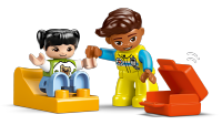 LEGO set 10447-1 Ambulance & Driver - Image 4