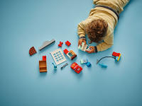 LEGO set 10456-1 McQueen's Visit to Doc's Garage - Image 7