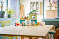 LEGO set 10470-1 3 in 1 Modern Family House with Figures - Image 4