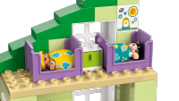 LEGO set 10470-1 3 in 1 Modern Family House with Figures - Image 8