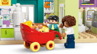 LEGO set 10470-1 3 in 1 Modern Family House with Figures - Image 10