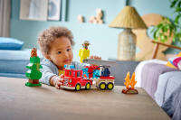 LEGO set 10473-1 Fire Truck with Hose and Firefighter - Image 8