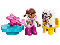LEGO set 10605-1 Rosie the Ambulance - Image 5