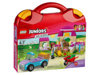 LEGO set 10746-1 Mia's Farm Suitcase - Image 2