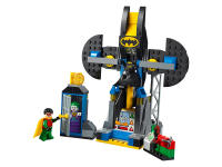 LEGO set 10753-1 The Joker Batcave Attack - Image 9